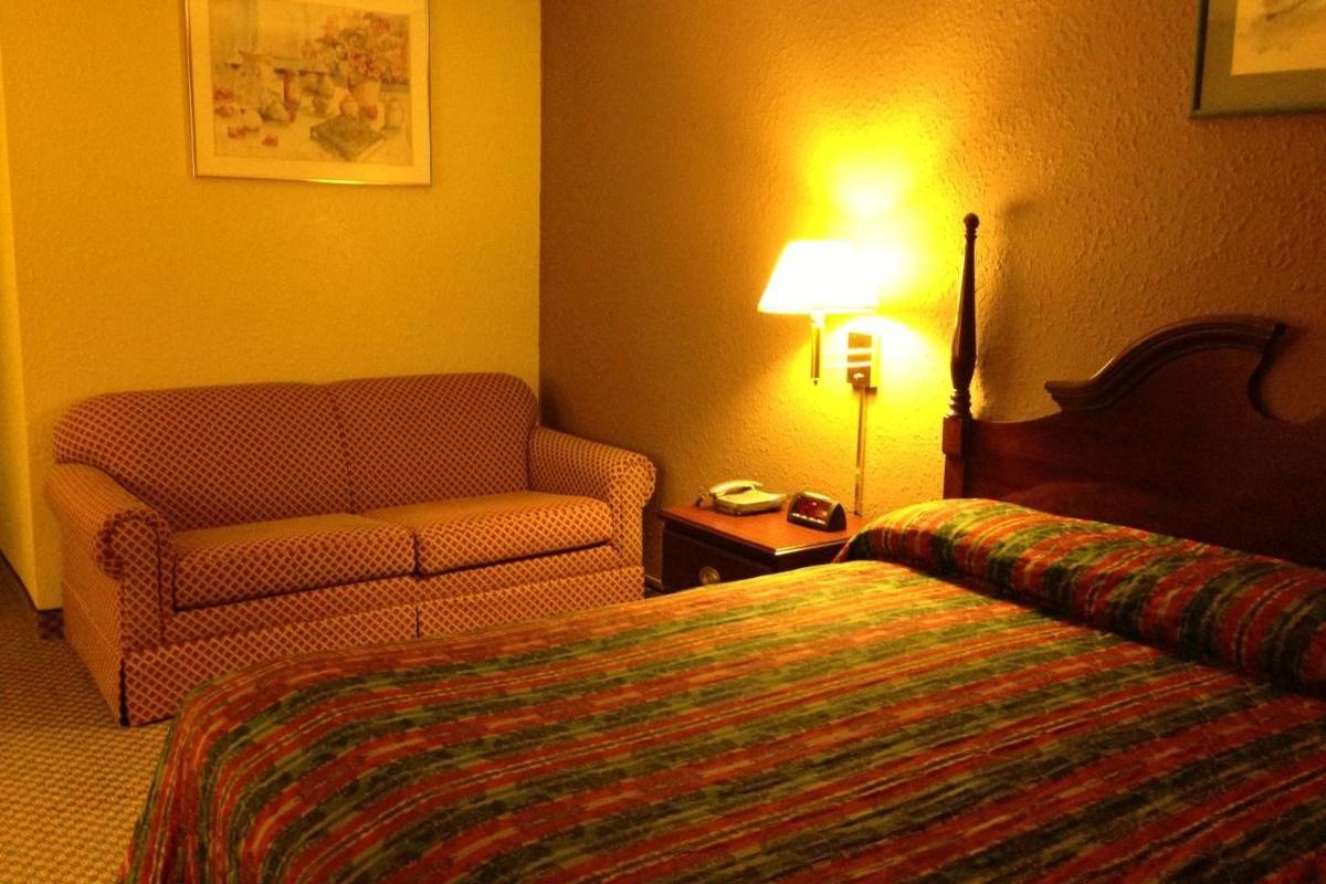 Americas Best Value Inn Macomb Bagian luar foto