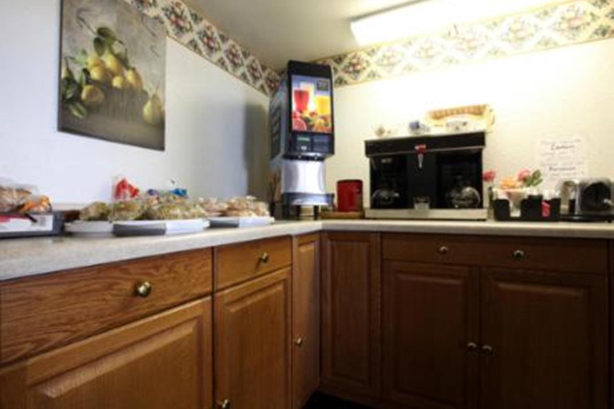 Americas Best Value Inn Macomb Bagian luar foto