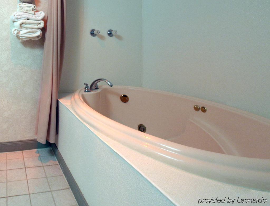 Americas Best Value Inn Macomb Ruang foto
