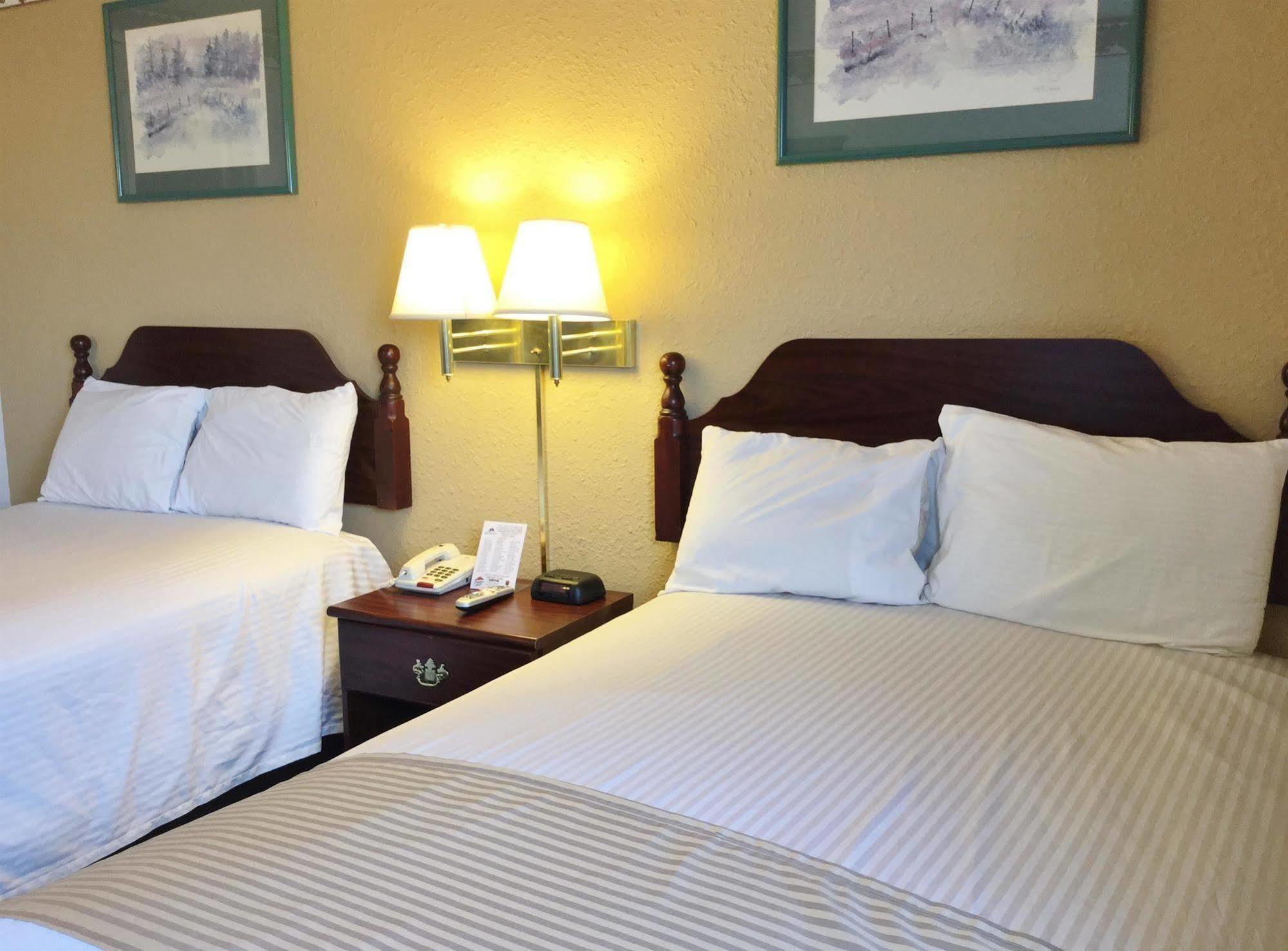 Americas Best Value Inn Macomb Bagian luar foto