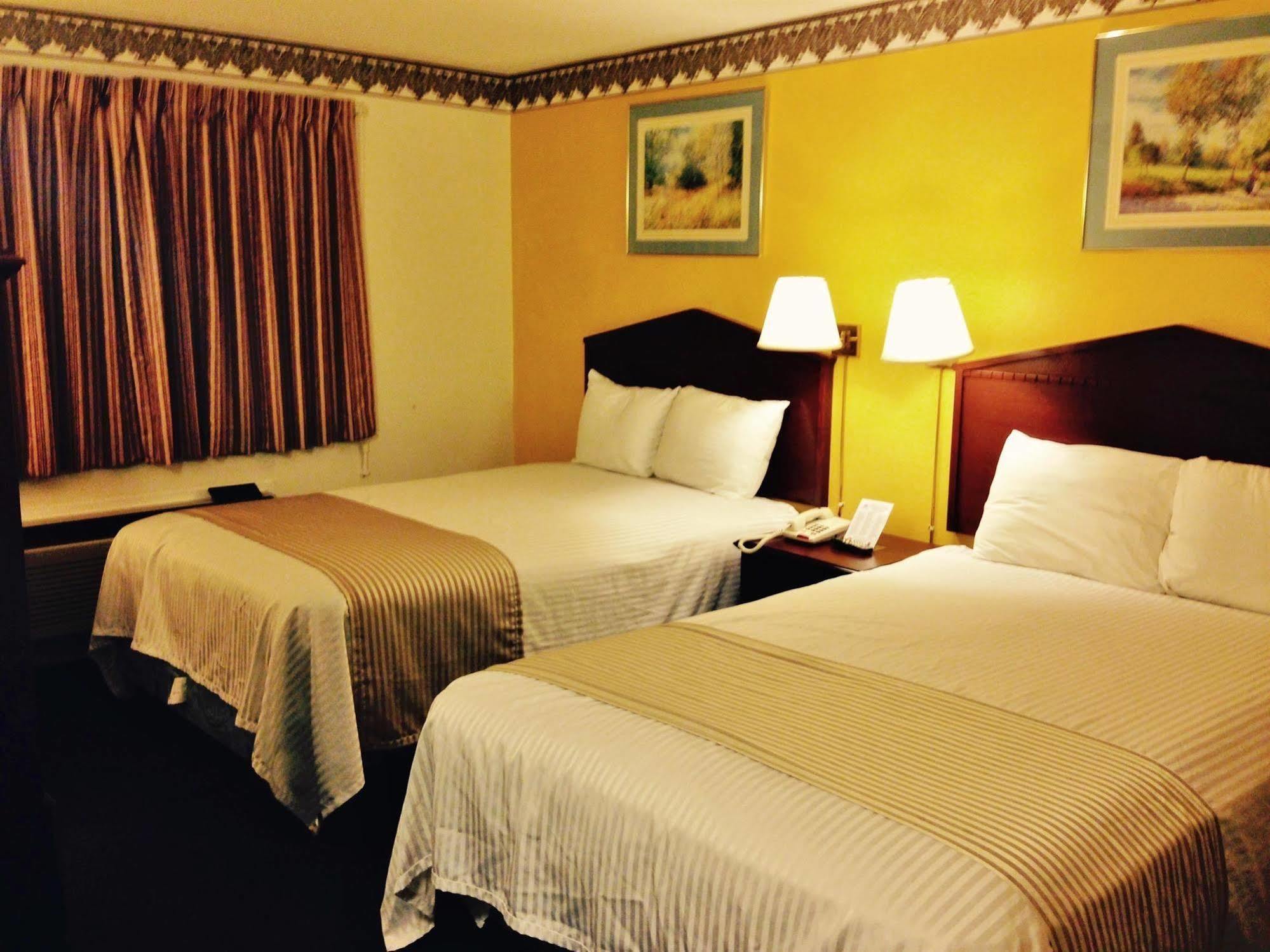 Americas Best Value Inn Macomb Bagian luar foto