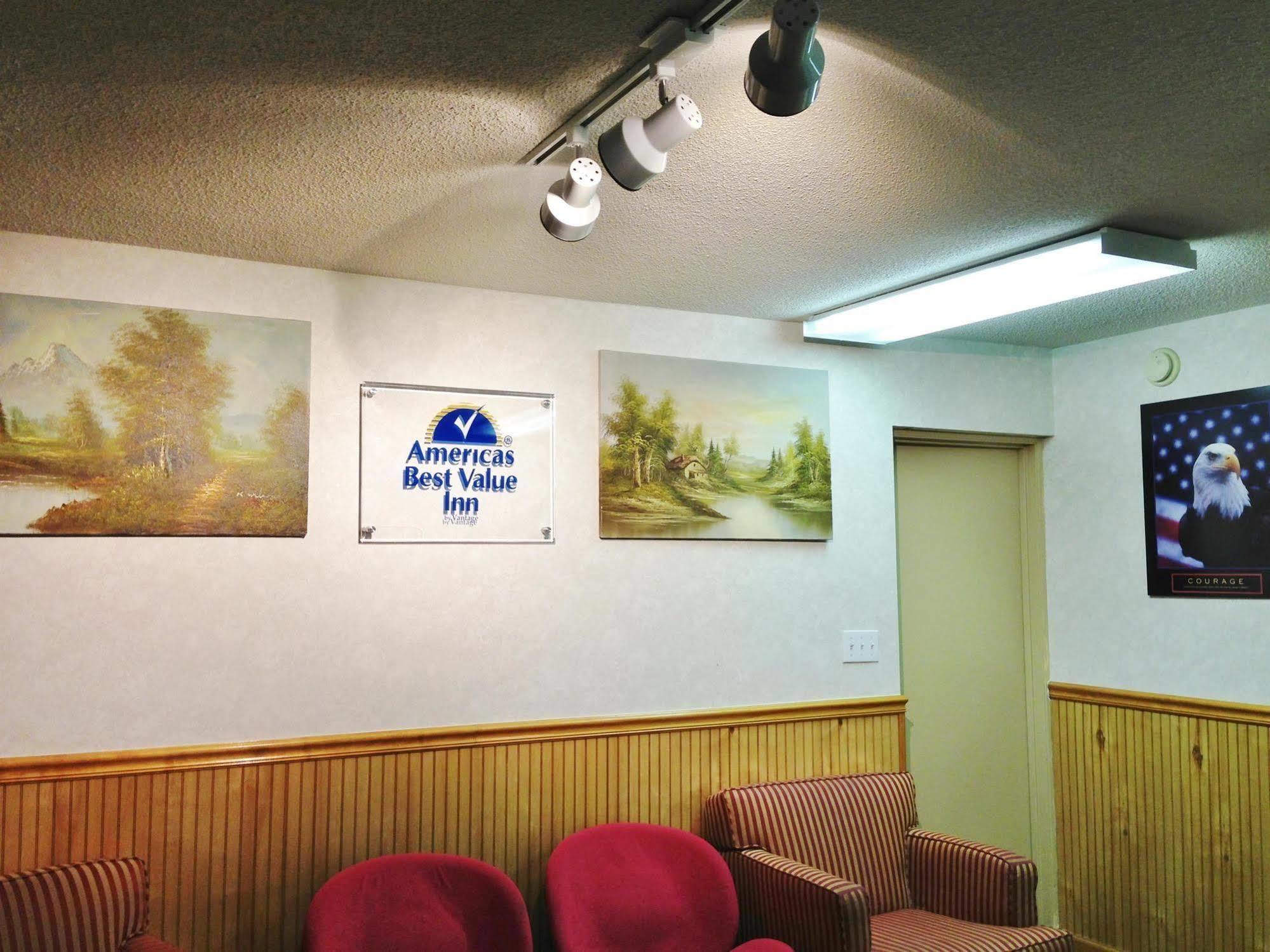 Americas Best Value Inn Macomb Bagian luar foto